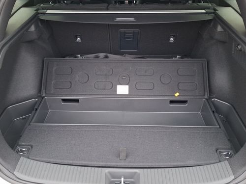 https://csb-strapi-files.fsn1.your-objectstorage.com/inventory-cars/images/a7c8a8574587d894bc48924de26d33922e4b0b84/23_500_4592.jpg