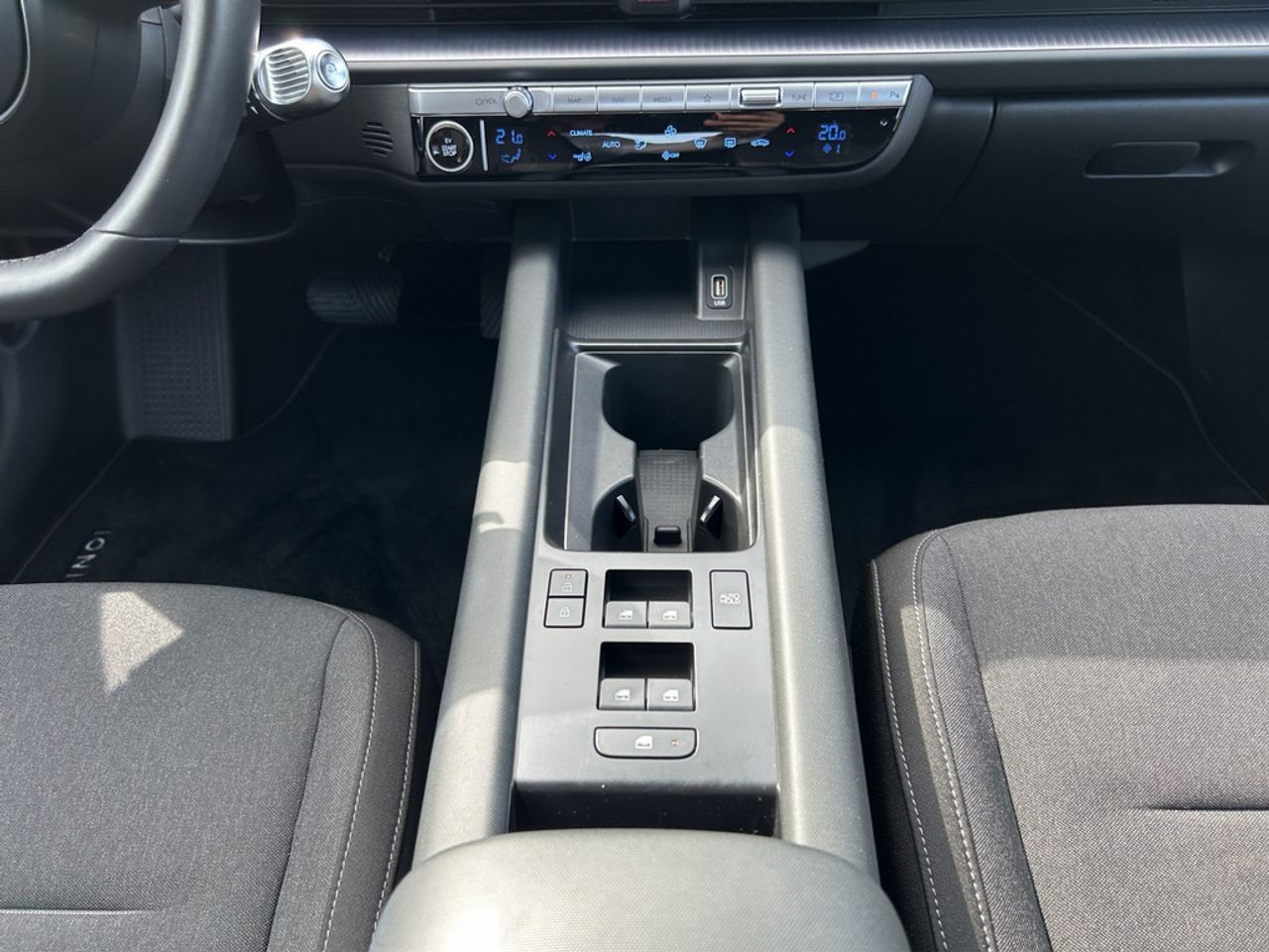 https://csb-strapi-files.fsn1.your-objectstorage.com/inventory-cars/images/a8f4b60276918fe14258396a0a4f51f1aed05bd0/15_1280_8077.jpg