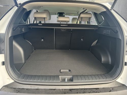 https://csb-strapi-files.fsn1.your-objectstorage.com/inventory-cars/images/a9d4f3f1a6fb06614eff3632acf51bf93000b370/18_500_8158.jpg