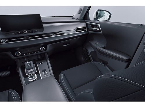https://csb-strapi-files.fsn1.your-objectstorage.com/inventory-cars/images/ab89324c547b5ef92c4d4819e19ee99e3089cd21/10_500_4219.jpg