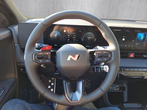 https://csb-strapi-files.fsn1.your-objectstorage.com/inventory-cars/images/ad40d21ad4db08e398b278ae612a7d81addb53b2/10_500_3969.jpg