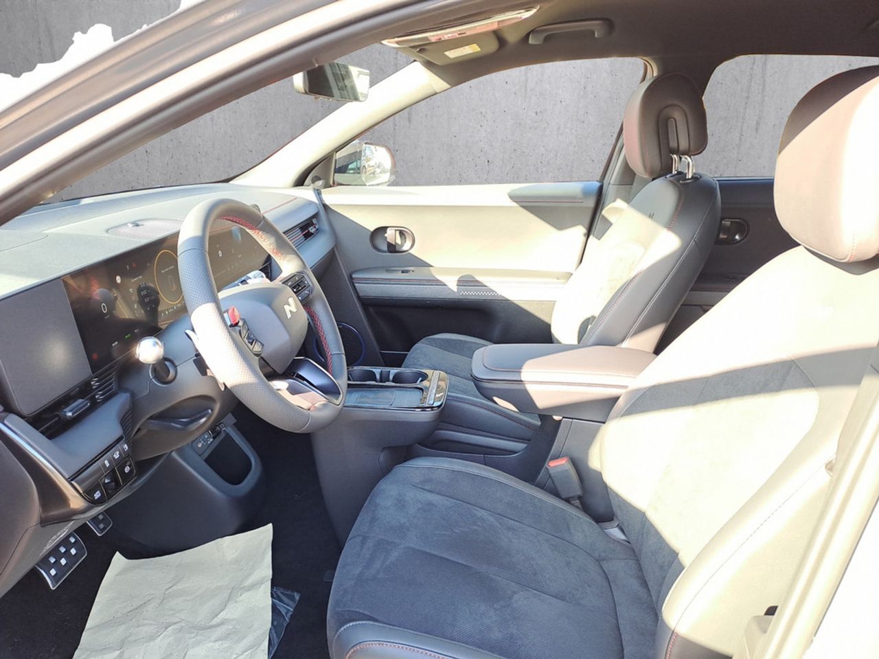 https://csb-strapi-files.fsn1.your-objectstorage.com/inventory-cars/images/ad40d21ad4db08e398b278ae612a7d81addb53b2/9_1280_1029.jpg
