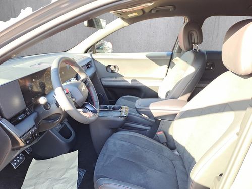 https://csb-strapi-files.fsn1.your-objectstorage.com/inventory-cars/images/ad40d21ad4db08e398b278ae612a7d81addb53b2/9_500_3872.jpg