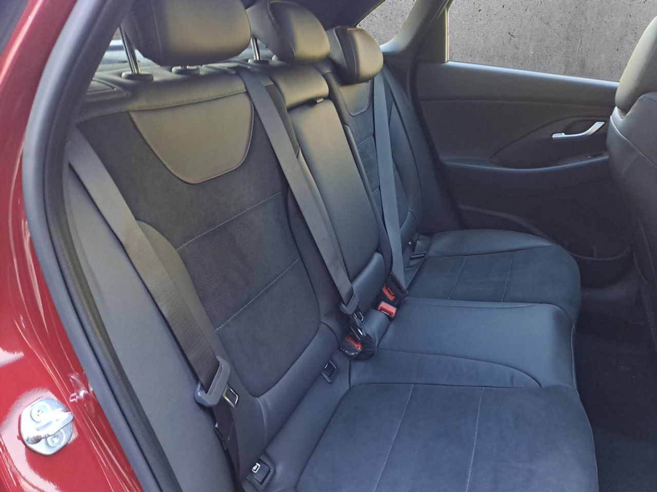 https://csb-strapi-files.fsn1.your-objectstorage.com/inventory-cars/images/ad5fc47e747e3ff1a2930bf97ff20fe07ca2b163/18_1280_2338.jpg