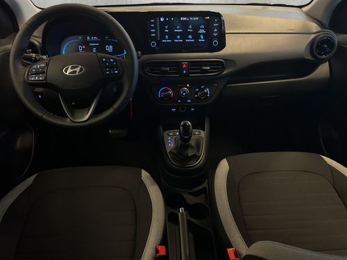 https://csb-strapi-files.fsn1.your-objectstorage.com/inventory-cars/images/adf96d57613717c0d612bebd1012290880523bd9/17_500_8749.jpg