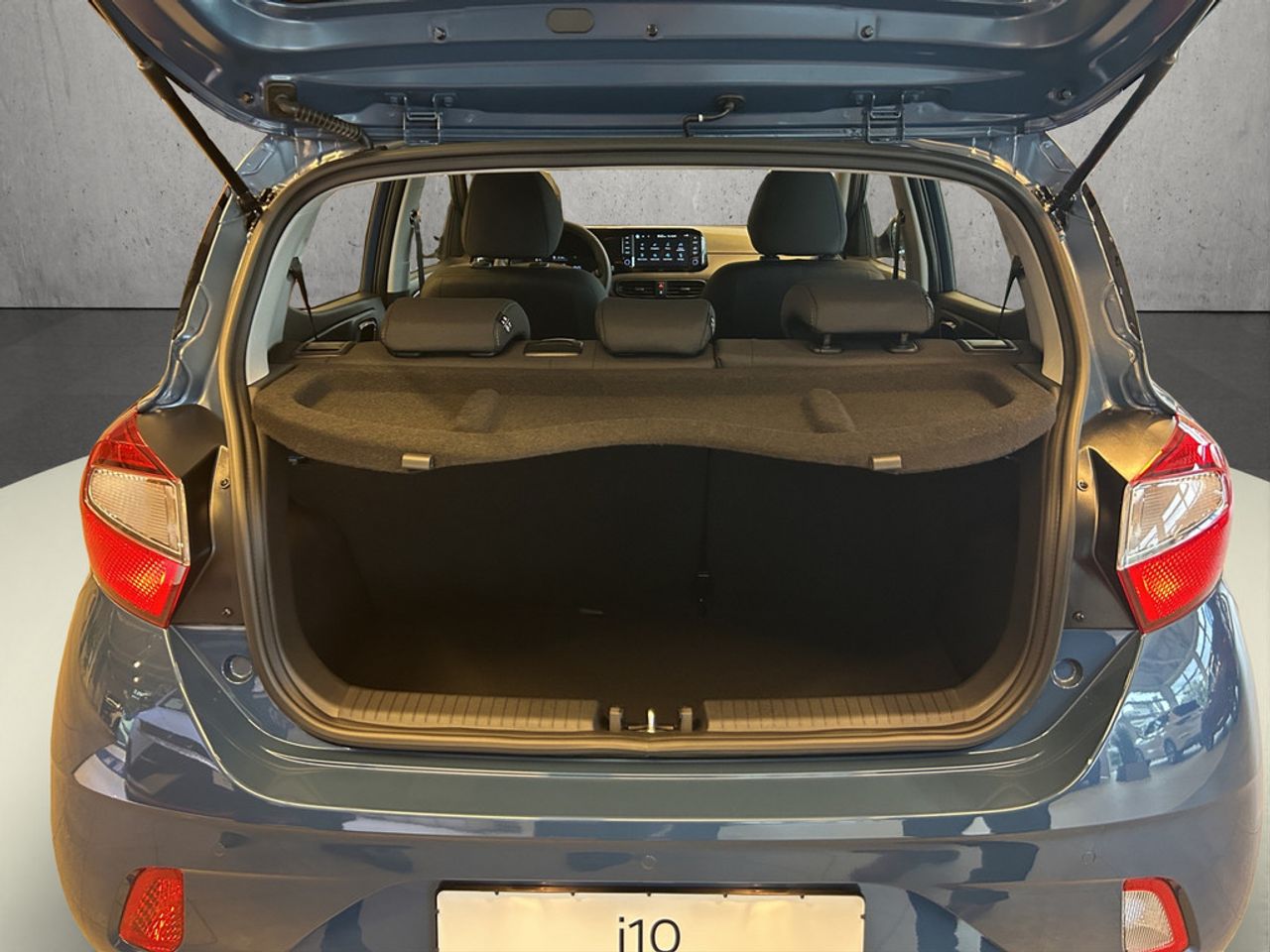 https://csb-strapi-files.fsn1.your-objectstorage.com/inventory-cars/images/adf96d57613717c0d612bebd1012290880523bd9/5_1280_8168.jpg