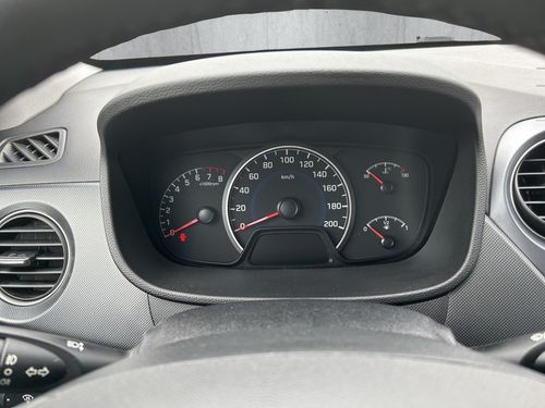 https://csb-strapi-files.fsn1.your-objectstorage.com/inventory-cars/images/ae5fe7f91383a1de1e99d8bc517ee19ffec33767/11_500_4141.jpg