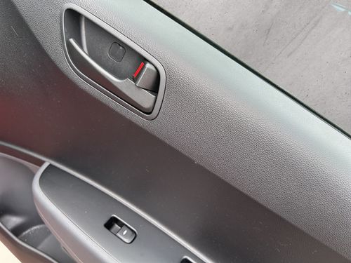 https://csb-strapi-files.fsn1.your-objectstorage.com/inventory-cars/images/ae5fe7f91383a1de1e99d8bc517ee19ffec33767/20_500_2013.jpg