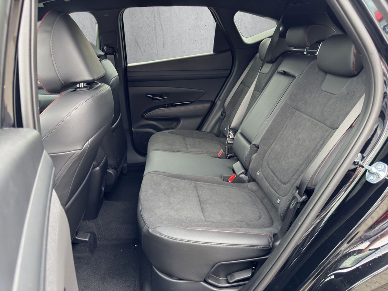 https://csb-strapi-files.fsn1.your-objectstorage.com/inventory-cars/images/ae8b725e1c4d7b1df699b4dfbe326aa71b0d006a/12_1280_5786.jpg