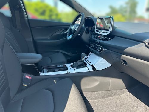 https://csb-strapi-files.fsn1.your-objectstorage.com/inventory-cars/images/b067bcf2ef2e4279fe3b7775675e2a6eb6b404d7/13_500_7226.jpg