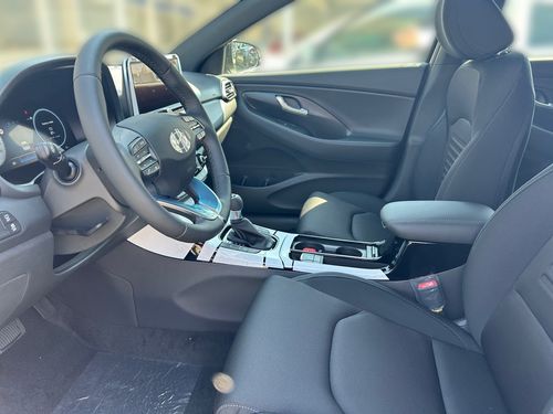 https://csb-strapi-files.fsn1.your-objectstorage.com/inventory-cars/images/b067bcf2ef2e4279fe3b7775675e2a6eb6b404d7/6_500_6612.jpg