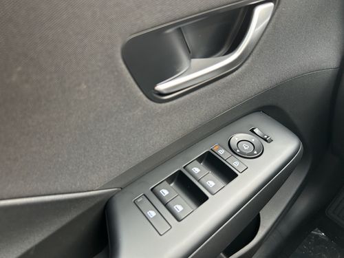 https://csb-strapi-files.fsn1.your-objectstorage.com/inventory-cars/images/b06ac8b91cf80c062c89429cb259154386fe7ff7/13_500_7623.jpg