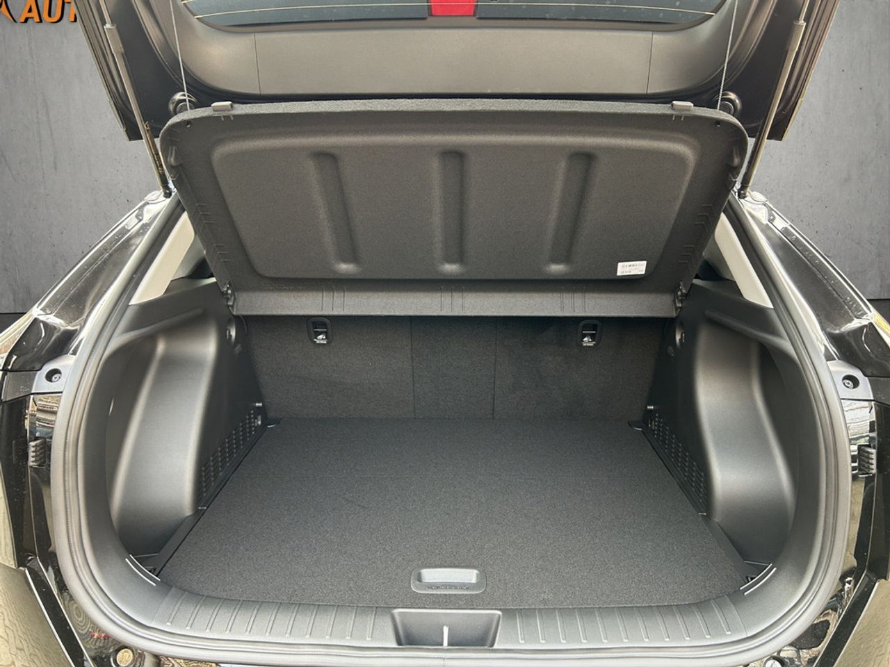 https://csb-strapi-files.fsn1.your-objectstorage.com/inventory-cars/images/b06ac8b91cf80c062c89429cb259154386fe7ff7/18_1280_9606.jpg