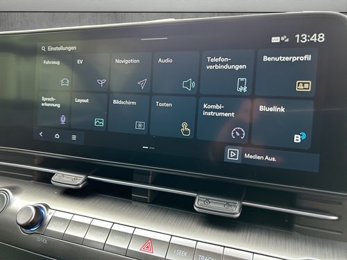 https://csb-strapi-files.fsn1.your-objectstorage.com/inventory-cars/images/b06ac8b91cf80c062c89429cb259154386fe7ff7/22_500_3552.jpg