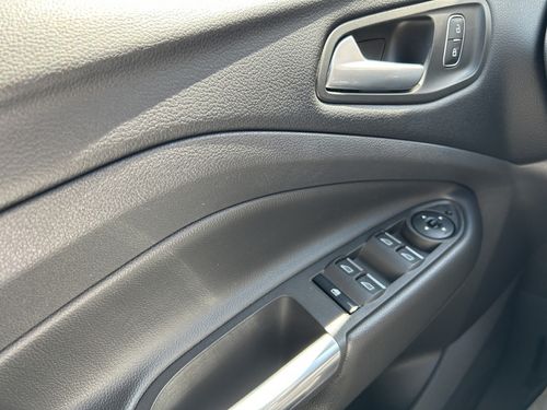 https://csb-strapi-files.fsn1.your-objectstorage.com/inventory-cars/images/b17d4ffd0d3cfcc73e8bc2a00f874ee3c0bffec3/12_500_4193.jpg