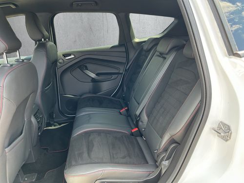 https://csb-strapi-files.fsn1.your-objectstorage.com/inventory-cars/images/b17d4ffd0d3cfcc73e8bc2a00f874ee3c0bffec3/13_500_1434.jpg