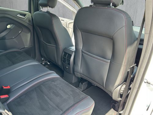 https://csb-strapi-files.fsn1.your-objectstorage.com/inventory-cars/images/b17d4ffd0d3cfcc73e8bc2a00f874ee3c0bffec3/17_500_4426.jpg