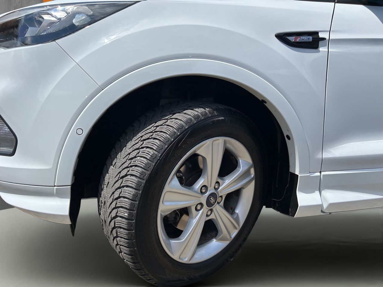 https://csb-strapi-files.fsn1.your-objectstorage.com/inventory-cars/images/b17d4ffd0d3cfcc73e8bc2a00f874ee3c0bffec3/2_1280_2324.jpg