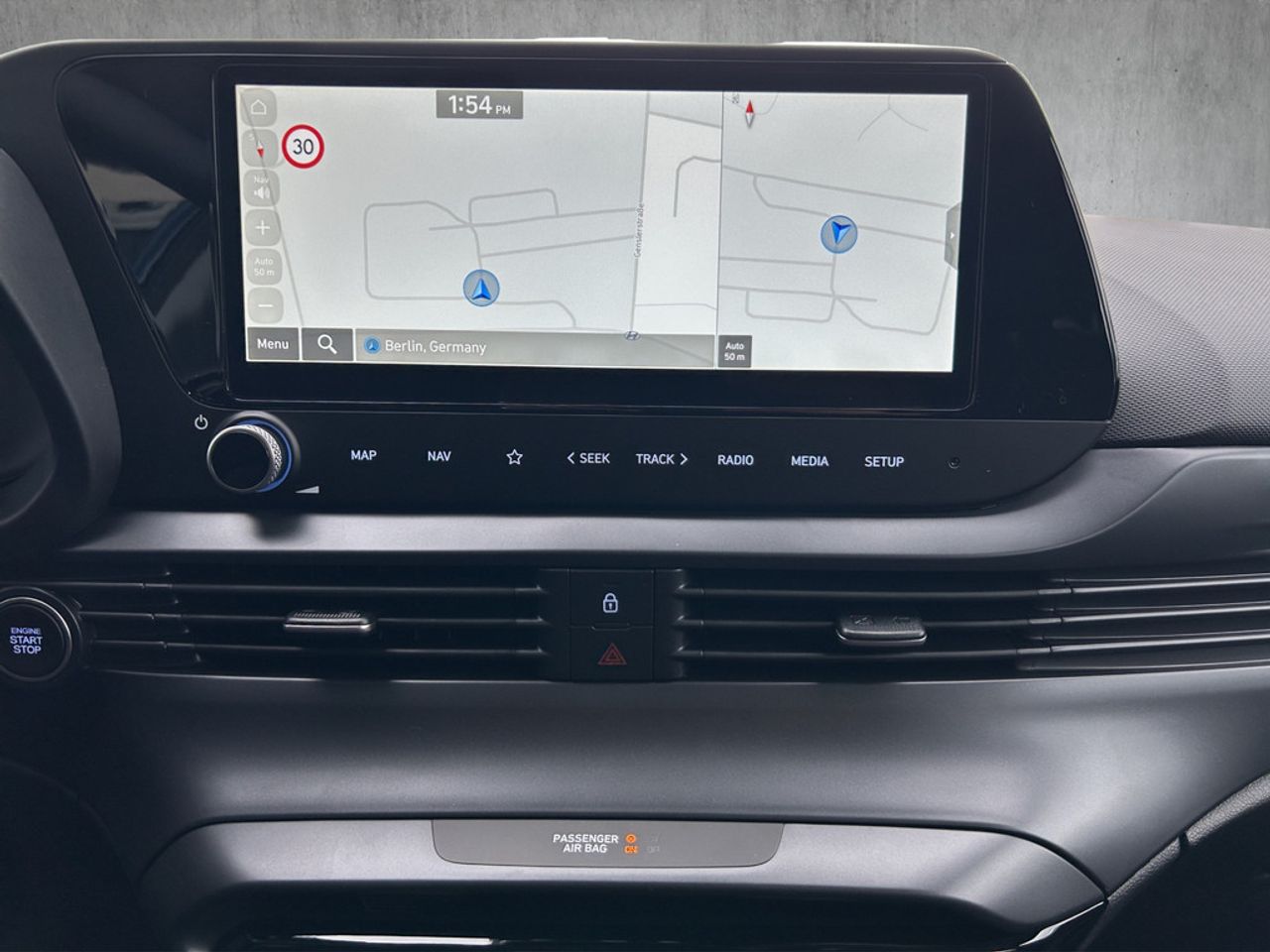 https://csb-strapi-files.fsn1.your-objectstorage.com/inventory-cars/images/b1875e5fc9b68e255a3b6c9faf6f25cc2556fca8/18_1280_7408.jpg