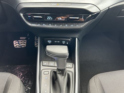https://csb-strapi-files.fsn1.your-objectstorage.com/inventory-cars/images/b1875e5fc9b68e255a3b6c9faf6f25cc2556fca8/19_500_7309.jpg