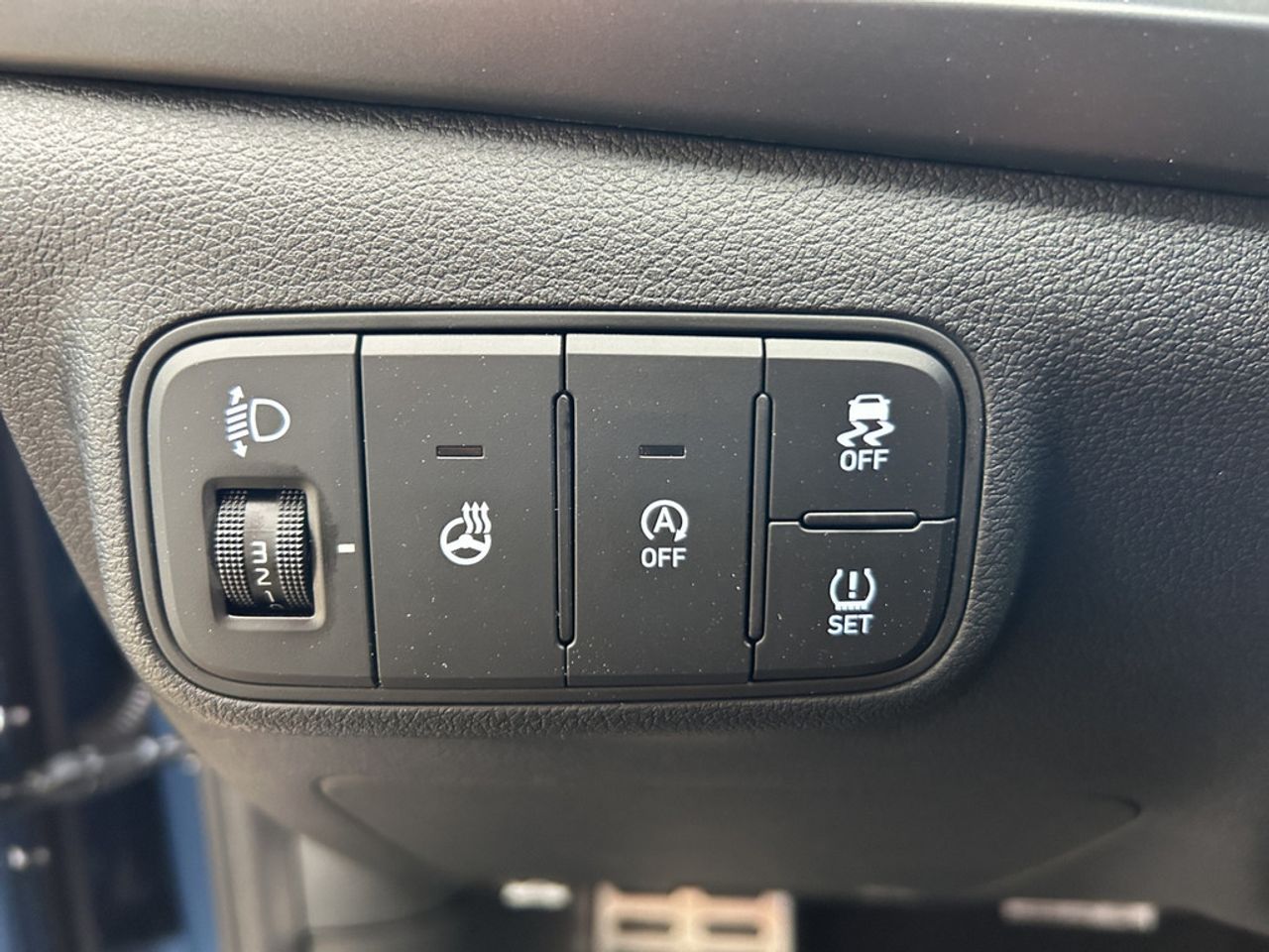 https://csb-strapi-files.fsn1.your-objectstorage.com/inventory-cars/images/b1875e5fc9b68e255a3b6c9faf6f25cc2556fca8/33_1280_6076.jpg