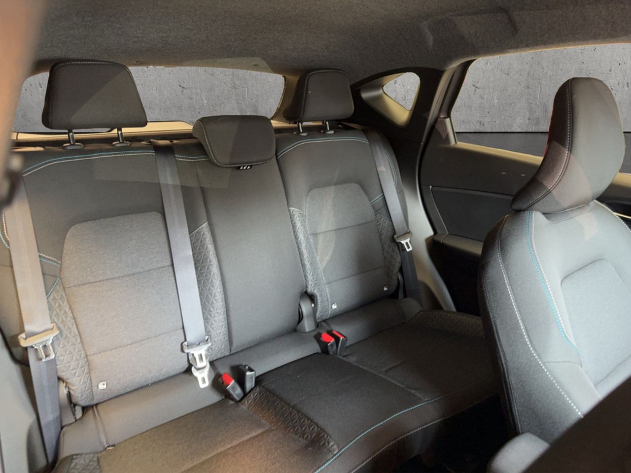 https://csb-strapi-files.fsn1.your-objectstorage.com/inventory-cars/images/b18d49d282c5f54f7ef3624fcc113282820ed20e/18_1280_6115.jpg