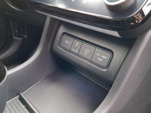 https://csb-strapi-files.fsn1.your-objectstorage.com/inventory-cars/images/b263243e003cd21d4dc099ac1e5e6984fe8a1cc8/21_500_8424.jpg