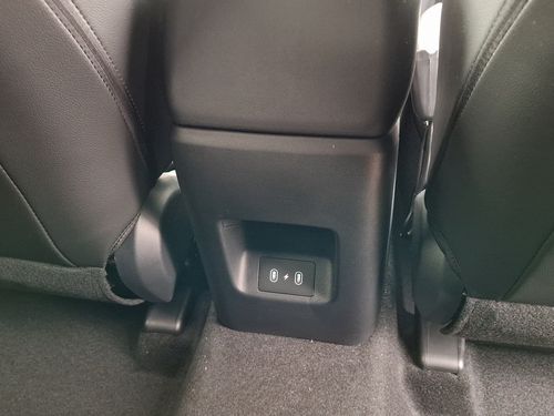 https://csb-strapi-files.fsn1.your-objectstorage.com/inventory-cars/images/b263243e003cd21d4dc099ac1e5e6984fe8a1cc8/22_500_3785.jpg
