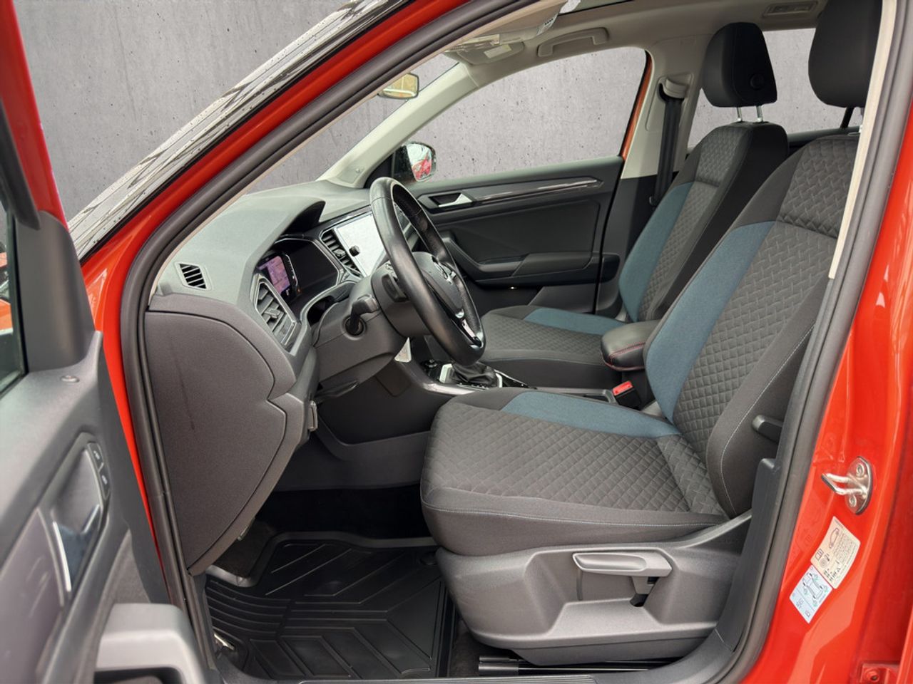 https://csb-strapi-files.fsn1.your-objectstorage.com/inventory-cars/images/b377a0a44d5276bb0de8a6589cdf3826af52ee26/10_1280_1419.jpg