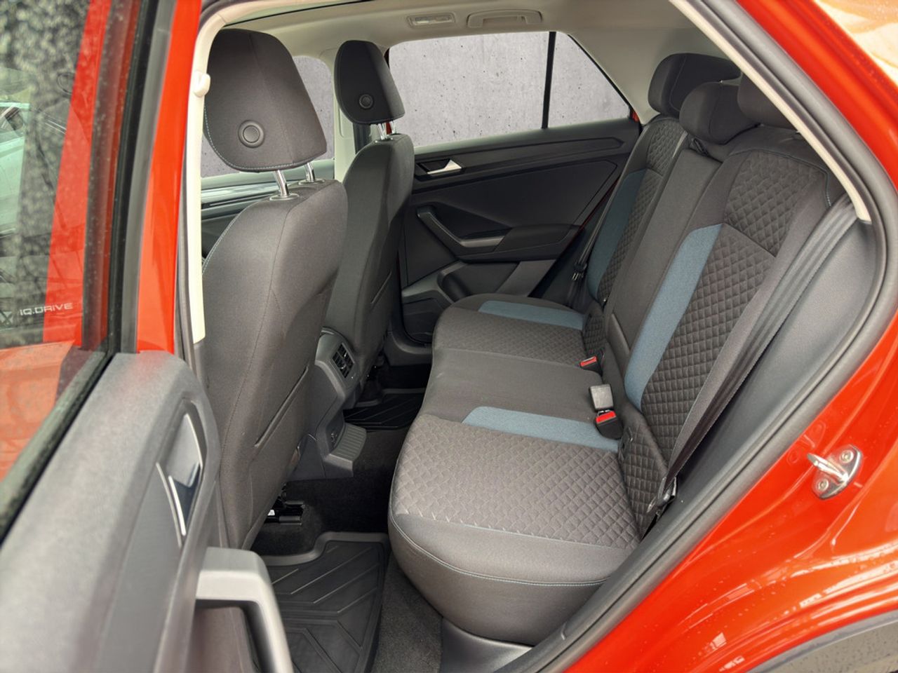 https://csb-strapi-files.fsn1.your-objectstorage.com/inventory-cars/images/b377a0a44d5276bb0de8a6589cdf3826af52ee26/12_1280_8159.jpg