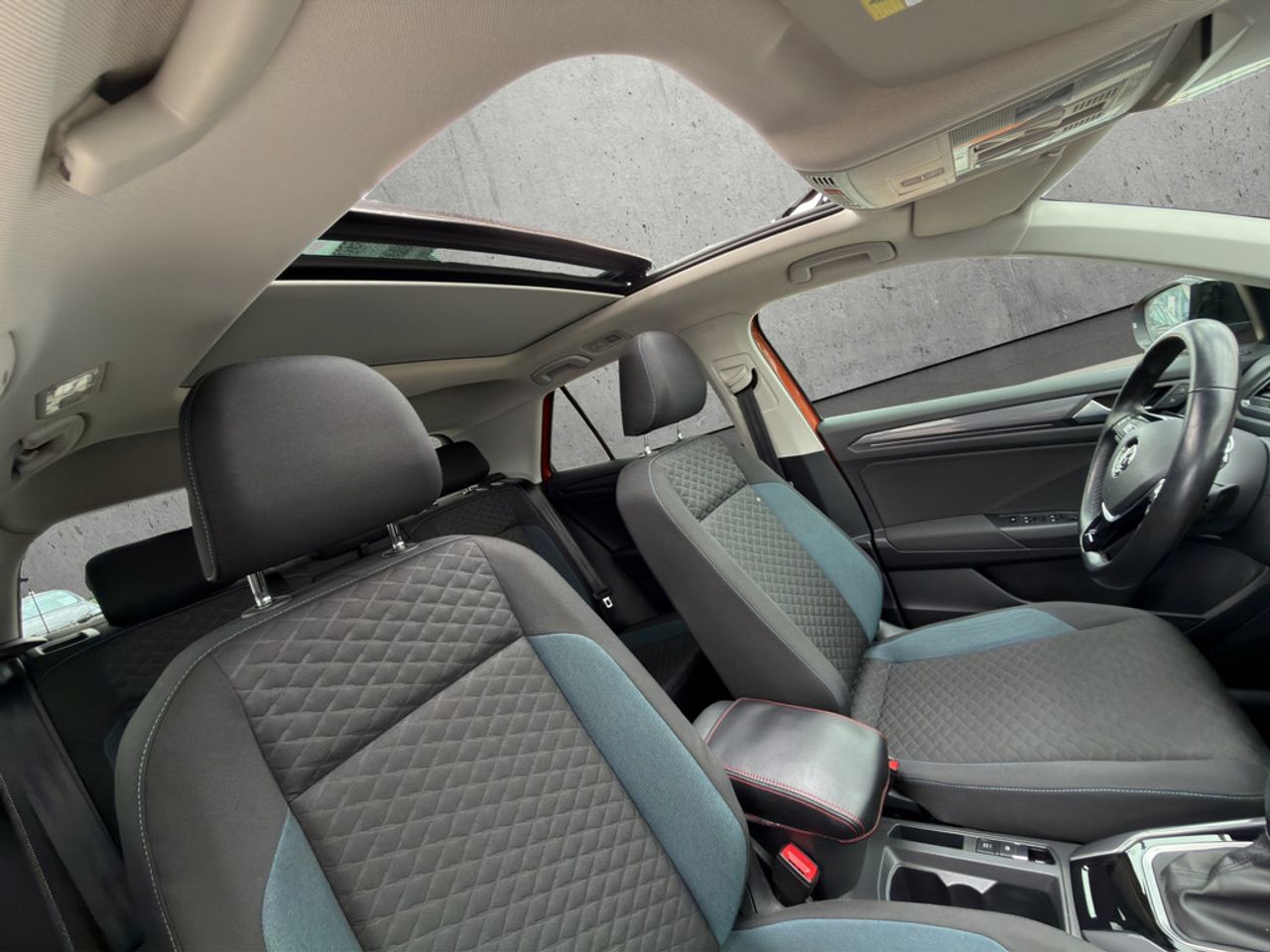 https://csb-strapi-files.fsn1.your-objectstorage.com/inventory-cars/images/b377a0a44d5276bb0de8a6589cdf3826af52ee26/20_1280_7999.jpg