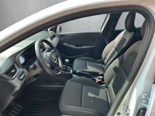 https://csb-strapi-files.fsn1.your-objectstorage.com/inventory-cars/images/b4114f59dd0dcd3a7f4d197aac931cb8918142d8/9_500_9991.jpg
