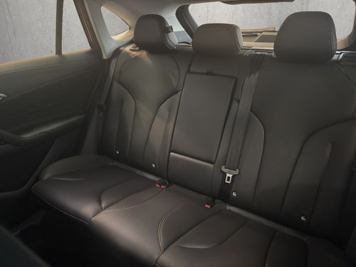 https://csb-strapi-files.fsn1.your-objectstorage.com/inventory-cars/images/b43c9d648b0c57450fb5f3caa2e62e117ac314e1/14_500_4461.jpg