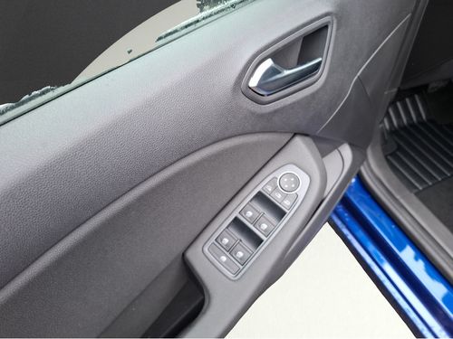 https://csb-strapi-files.fsn1.your-objectstorage.com/inventory-cars/images/b45f1ce7fbba27975d3be4119d515d79a05dfcdc/12_500_5730.jpg
