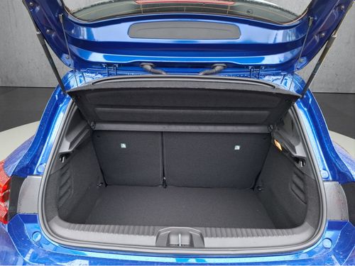 https://csb-strapi-files.fsn1.your-objectstorage.com/inventory-cars/images/b45f1ce7fbba27975d3be4119d515d79a05dfcdc/16_500_9068.jpg