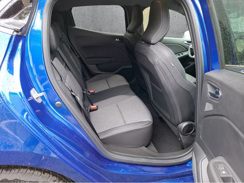 https://csb-strapi-files.fsn1.your-objectstorage.com/inventory-cars/images/b45f1ce7fbba27975d3be4119d515d79a05dfcdc/17_500_2982.jpg