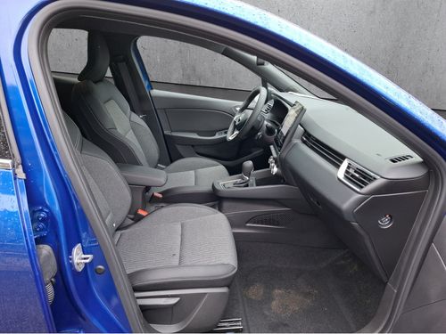 https://csb-strapi-files.fsn1.your-objectstorage.com/inventory-cars/images/b45f1ce7fbba27975d3be4119d515d79a05dfcdc/18_500_7701.jpg