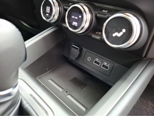 https://csb-strapi-files.fsn1.your-objectstorage.com/inventory-cars/images/b45f1ce7fbba27975d3be4119d515d79a05dfcdc/19_500_9312.jpg