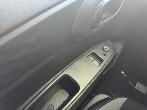 https://csb-strapi-files.fsn1.your-objectstorage.com/inventory-cars/images/b55c2d5927ccb6708f997208a71a1c9e287a67fe/13_500_1324.jpg