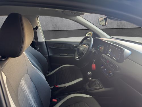 https://csb-strapi-files.fsn1.your-objectstorage.com/inventory-cars/images/b55c2d5927ccb6708f997208a71a1c9e287a67fe/20_500_3583.jpg