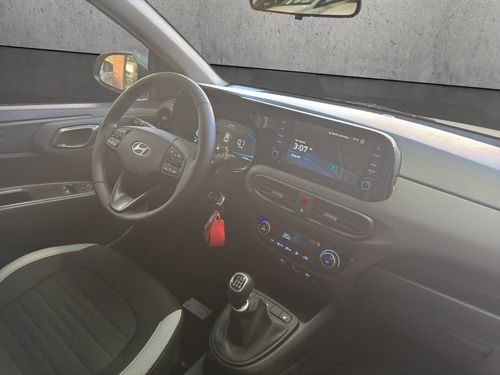 https://csb-strapi-files.fsn1.your-objectstorage.com/inventory-cars/images/b55c2d5927ccb6708f997208a71a1c9e287a67fe/22_500_2106.jpg