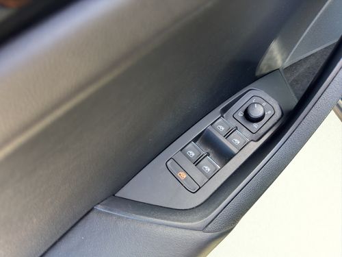 https://csb-strapi-files.fsn1.your-objectstorage.com/inventory-cars/images/b5a83fd15e649dfd2e3d4d1a10758360f1b2e4aa/11_500_3686.jpg