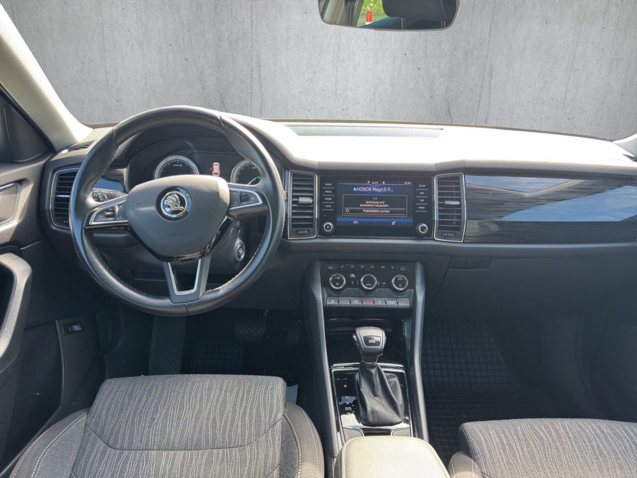https://csb-strapi-files.fsn1.your-objectstorage.com/inventory-cars/images/b5a83fd15e649dfd2e3d4d1a10758360f1b2e4aa/14_1280_9656.jpg