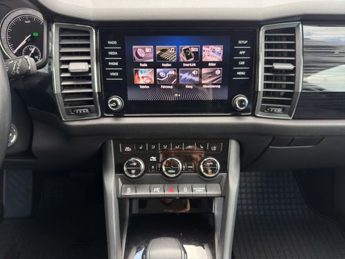 https://csb-strapi-files.fsn1.your-objectstorage.com/inventory-cars/images/b5a83fd15e649dfd2e3d4d1a10758360f1b2e4aa/14_500_7104.jpg