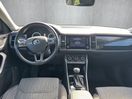 https://csb-strapi-files.fsn1.your-objectstorage.com/inventory-cars/images/b5a83fd15e649dfd2e3d4d1a10758360f1b2e4aa/14_500_8253.jpg