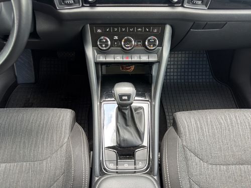 https://csb-strapi-files.fsn1.your-objectstorage.com/inventory-cars/images/b5a83fd15e649dfd2e3d4d1a10758360f1b2e4aa/15_500_4626.jpg
