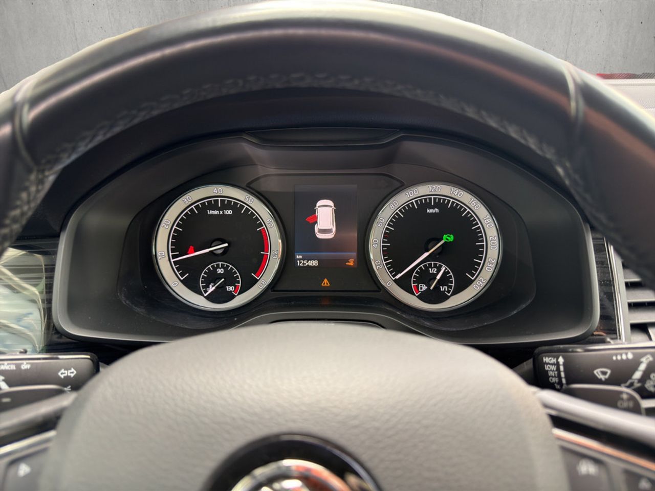 https://csb-strapi-files.fsn1.your-objectstorage.com/inventory-cars/images/b5a83fd15e649dfd2e3d4d1a10758360f1b2e4aa/16_1280_8728.jpg