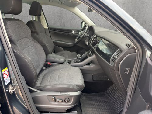 https://csb-strapi-files.fsn1.your-objectstorage.com/inventory-cars/images/b5a83fd15e649dfd2e3d4d1a10758360f1b2e4aa/19_500_1327.jpg