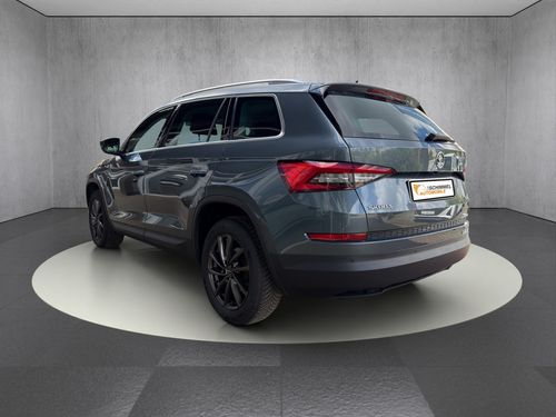 https://csb-strapi-files.fsn1.your-objectstorage.com/inventory-cars/images/b5a83fd15e649dfd2e3d4d1a10758360f1b2e4aa/3_500_7494.jpg