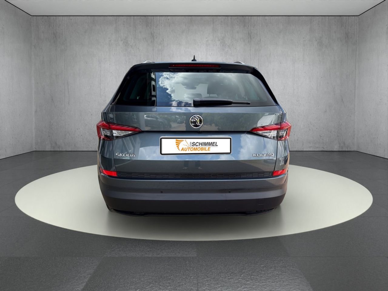 https://csb-strapi-files.fsn1.your-objectstorage.com/inventory-cars/images/b5a83fd15e649dfd2e3d4d1a10758360f1b2e4aa/4_1280_7003.jpg